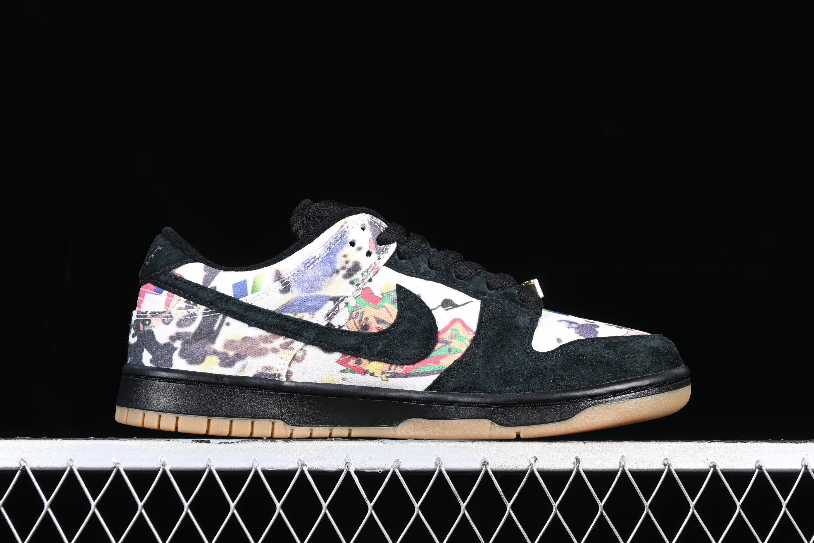 All Categories Nk SB Dunk Series Nk SB Dunk Low Low-top sneakers Supreme x Nk SB Dunk Low "Rammellzee" joint model SB low-top sports and leisure sneakers FD8778-001